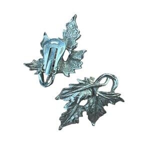 Vintage EMMONS Clip On Earrings Silver Tone Metal Leaf Design Textured/Shiny Sig